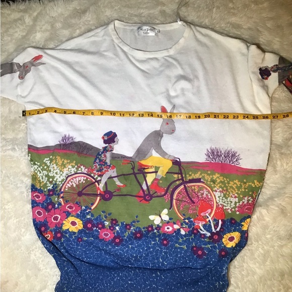 Miss Jolie London oversized graphic blouse size medium - Picture 6 of 7